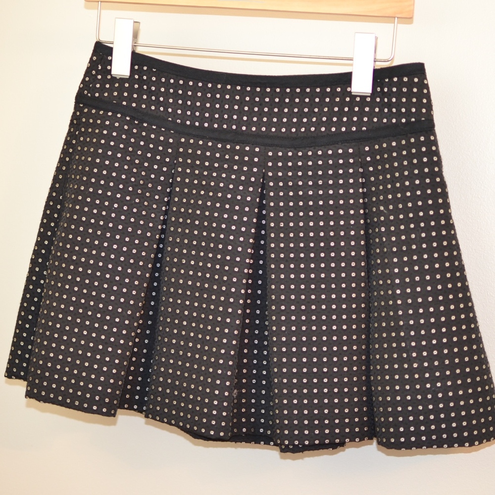 Nanette Lepore Black Creme Mini Skirt Pleated Size